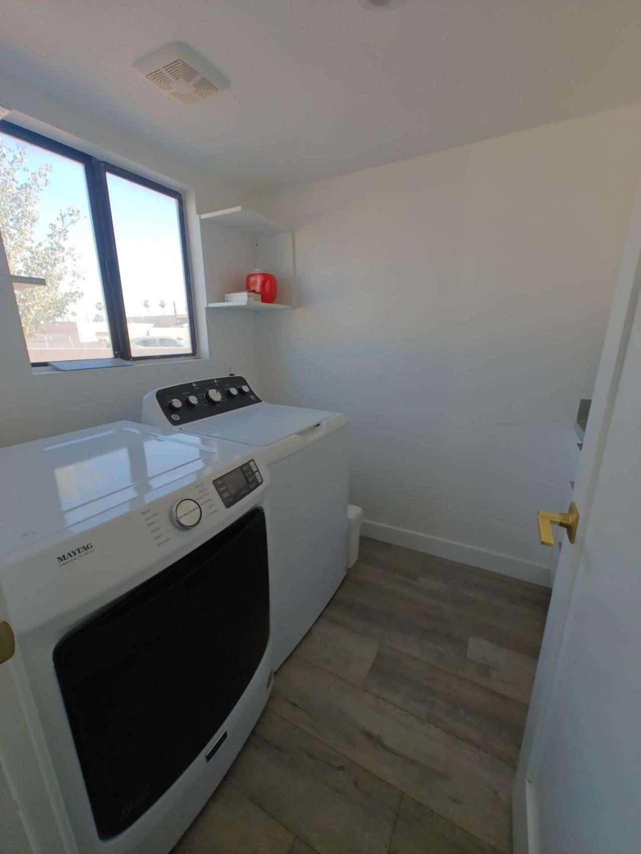The Strip Is Just Around The Corner! Newly Renovated Luxury Modern Minimalist Villa With Large Pool! Las Vegas Luaran gambar