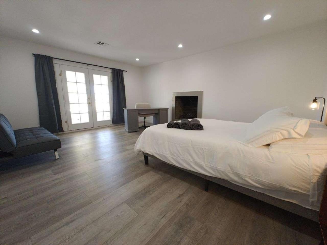 The Strip Is Just Around The Corner! Newly Renovated Luxury Modern Minimalist Villa With Large Pool! Las Vegas Luaran gambar