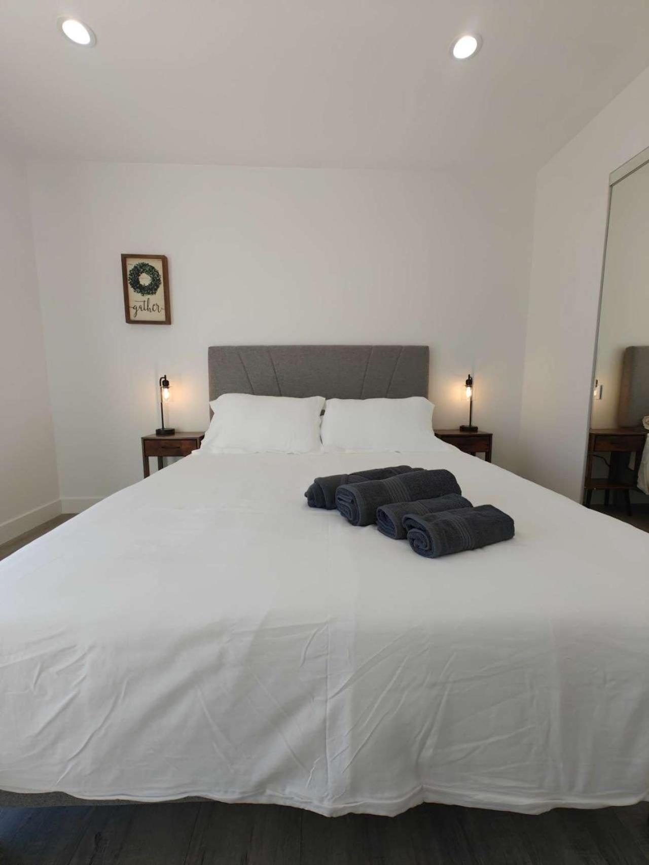 The Strip Is Just Around The Corner! Newly Renovated Luxury Modern Minimalist Villa With Large Pool! Las Vegas Luaran gambar